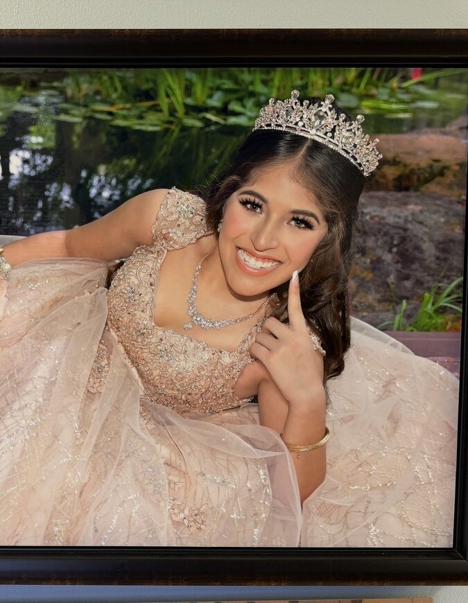 Canvas de quinceañera con corona enmarcado